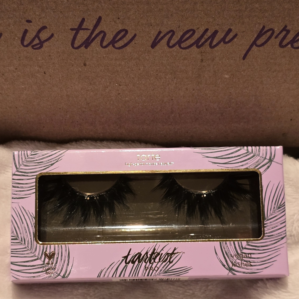 Tarte Tarteiset PRO Voluminous Black Lashes In Wifey NEW